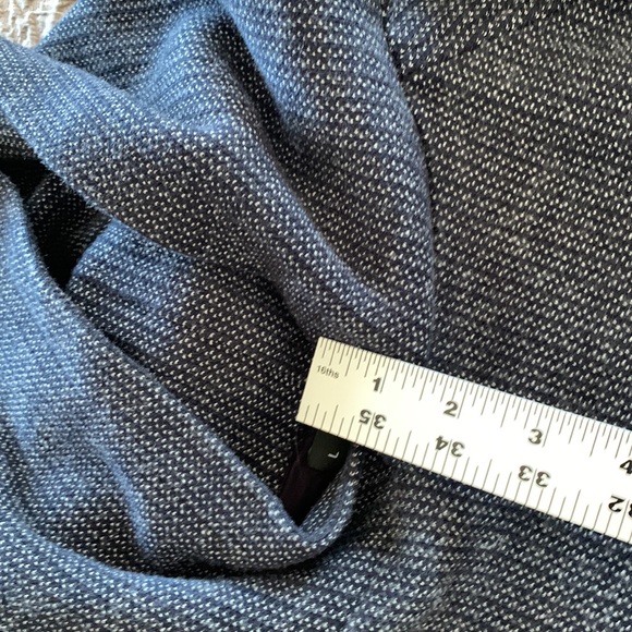 Laain Hoodie  Cropped Pullover Hoodie. Sz: Medium (8). Please note measurements. - Picture 10 of 17